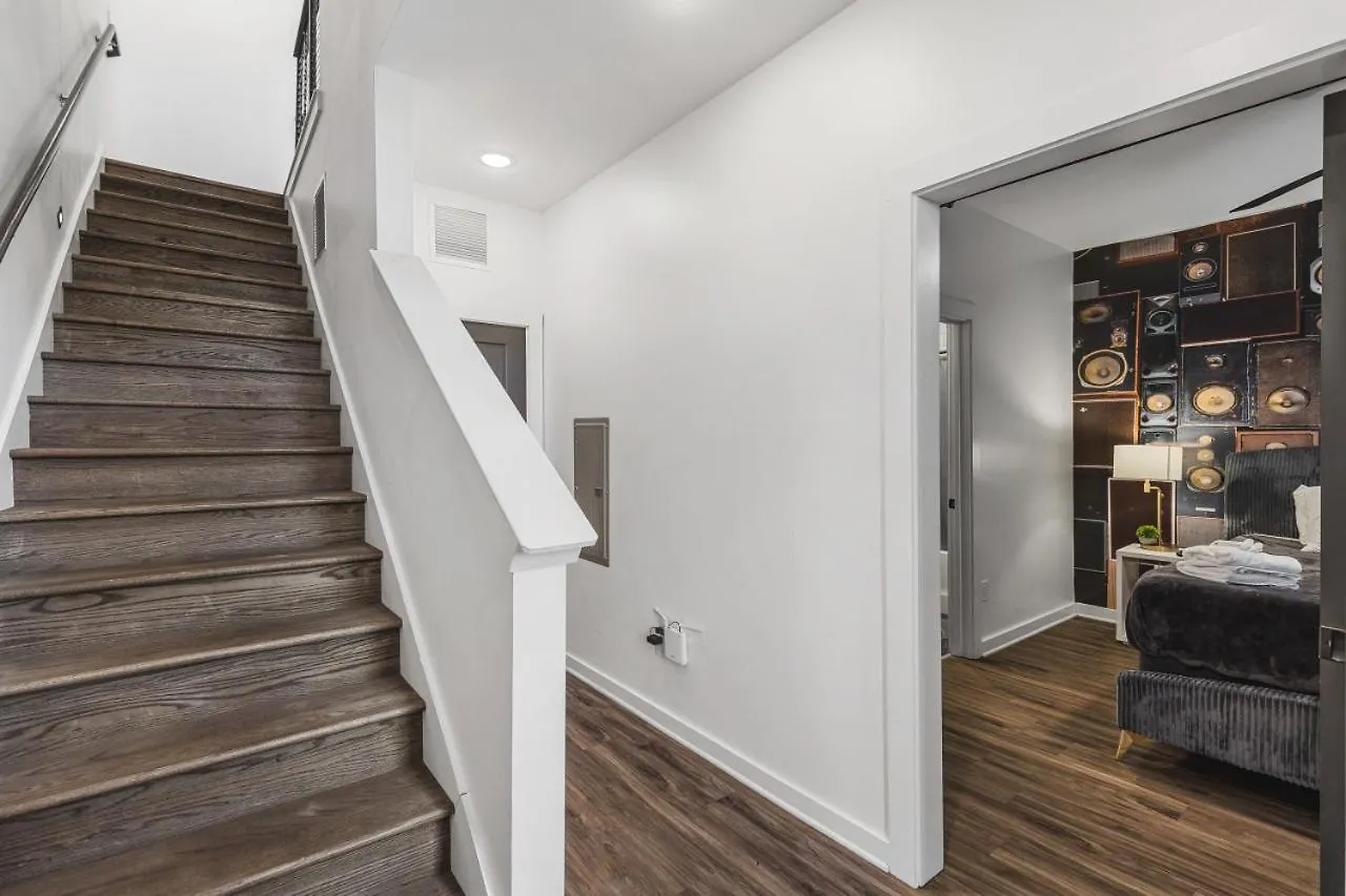 Gorgeous East Nashville House With 9 Beds, Garage, Rooftop Patio 0*,