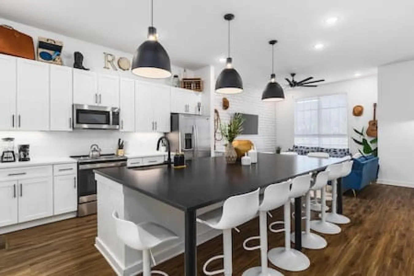 Gorgeous East Nashville House With 9 Beds, Garage, Rooftop Patio