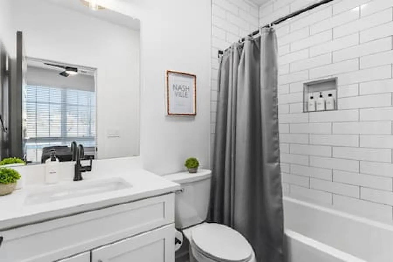 Gorgeous East Nashville House With 9 Beds, Garage, Rooftop Patio Holiday home