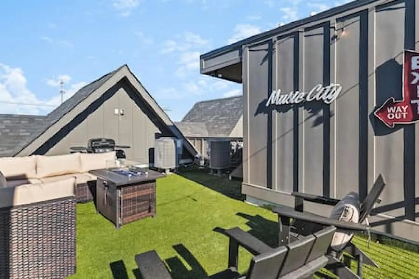 Gorgeous East Nashville House With 9 Beds, Garage, Rooftop Patio 0*,