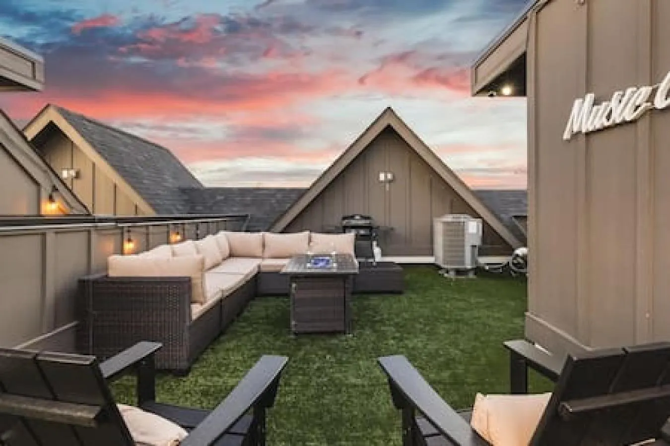 Gorgeous East Nashville House With 9 Beds, Garage, Rooftop Patio Holiday home